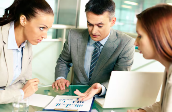 Key Factors to Consider When Selecting Financial Management Experts for HOAs