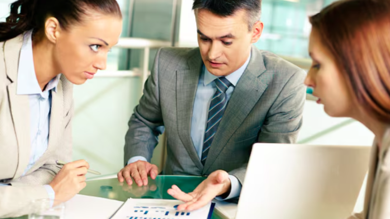 Key Factors to Consider When Selecting Financial Management Experts for HOAs