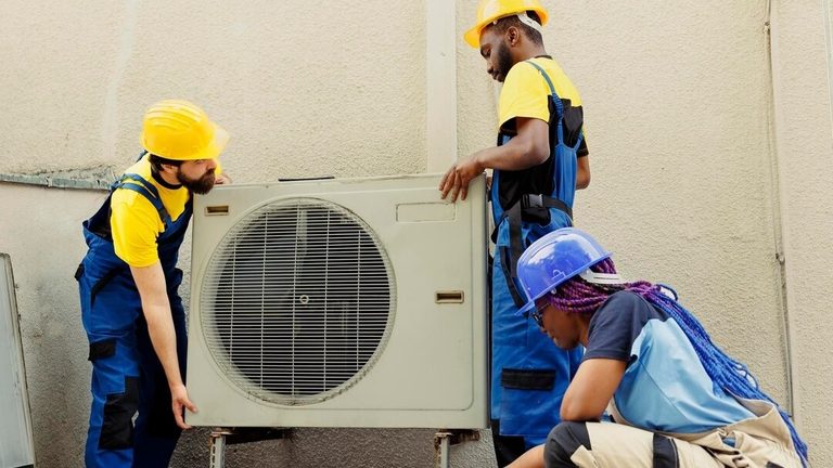 4 Tips to Hire a Reliable HVAC System Replacement Service